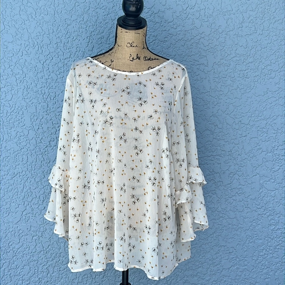 Torrid Top/ blouse/shirt size 2.